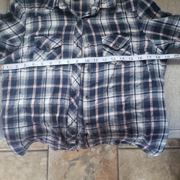Flannel - Picture 4 of 4